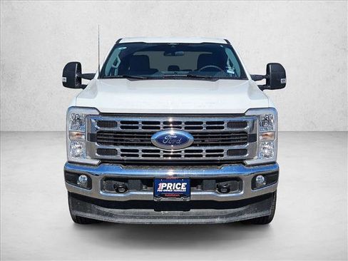 Used 2025 Ford F250 XLT image 2