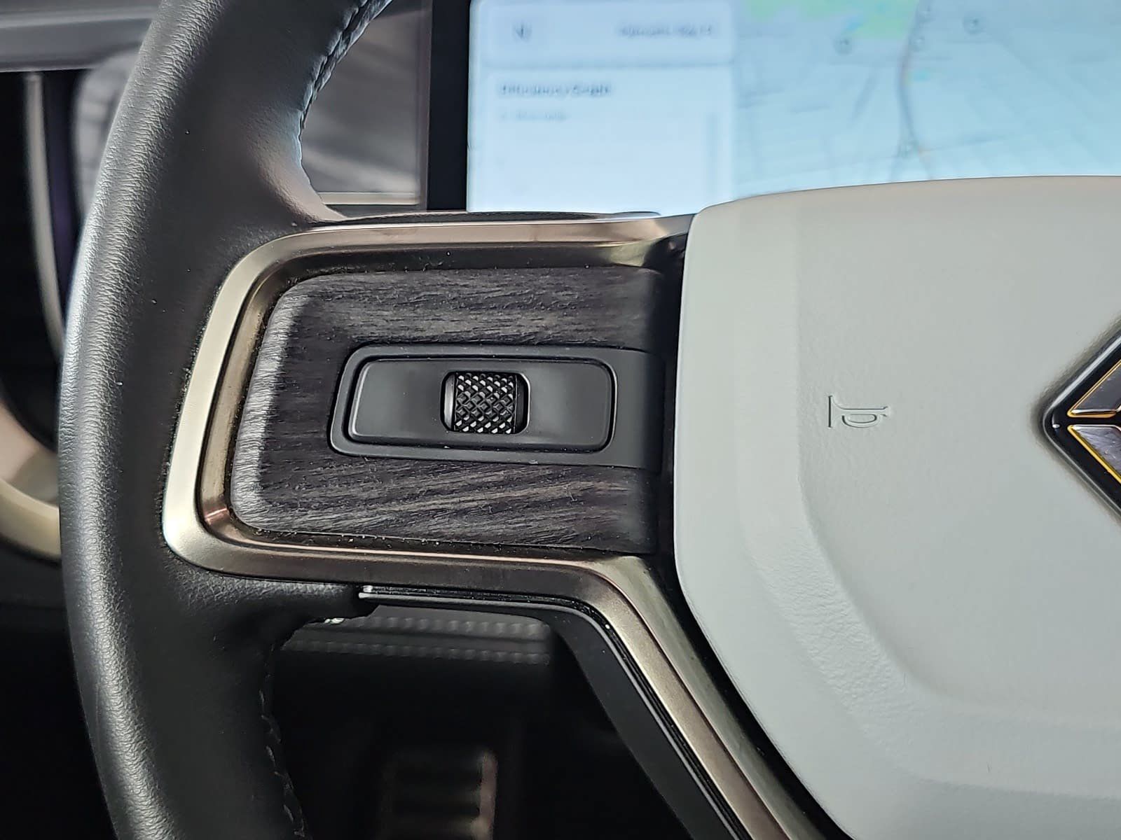 Used 2024 Rivian R1S Adventure Dual AWD/4WD image 16