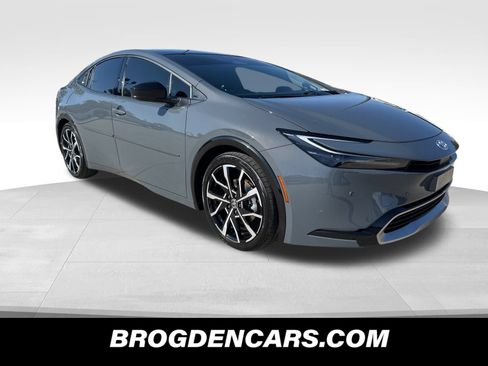 Used 2024 Toyota Prius Prime Premium FWD image 10