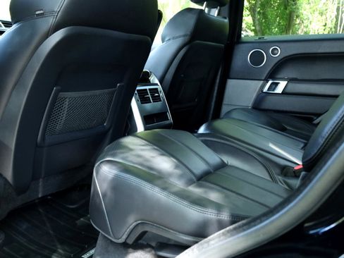 Used 2017 Land Rover Range Rover Sport SE image 14