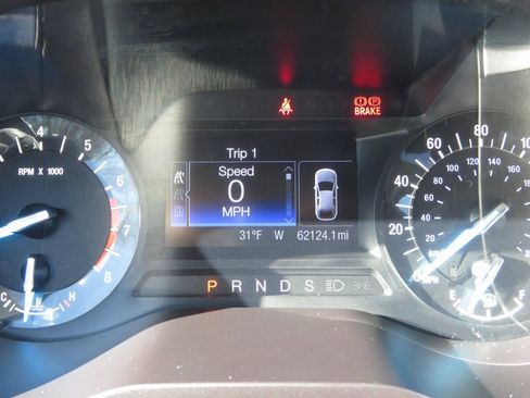 Used 2017 Ford Edge SEL image 18