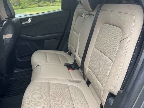 Used 2021 Ford Escape Titanium image 14