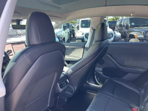 Used 2023 Tesla Model Y Performance AWD/4WD image 26