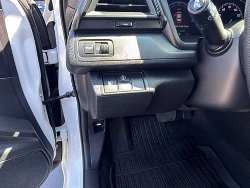 Used 2019 Honda Insight EX image 29