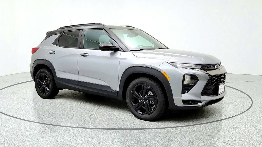 Used 2023 Chevrolet TrailBlazer RS FWD image 3