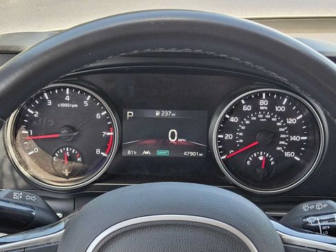 Used 2024 Kia Carnival LX FWD image 29
