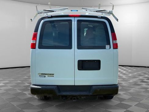 Used 2015 Chevrolet Express 2500 RWD image 4