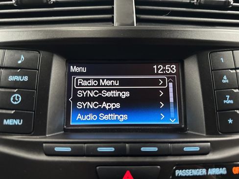 Used 2018 Ford Explorer XLT image 31