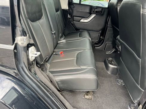 Used 2016 Jeep Wrangler Unlimited Rubicon AWD/4WD image 17