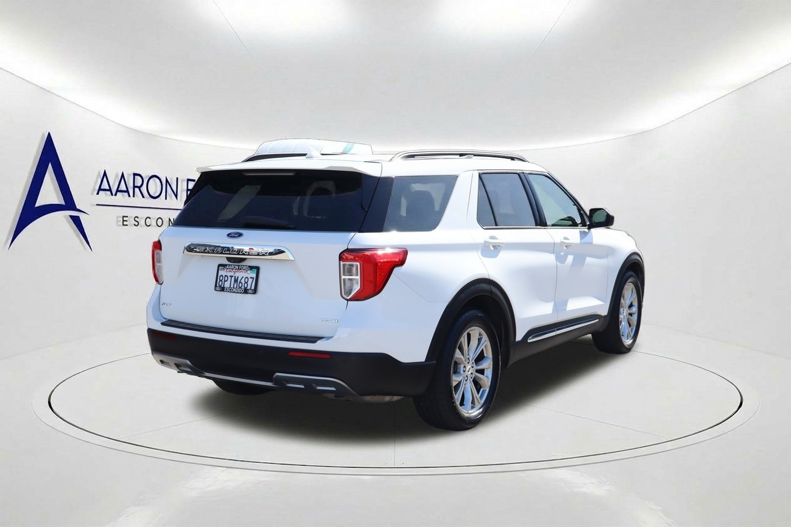 Used 2020 Ford Explorer XLT w/ Equipment Group 202A RWD image 4