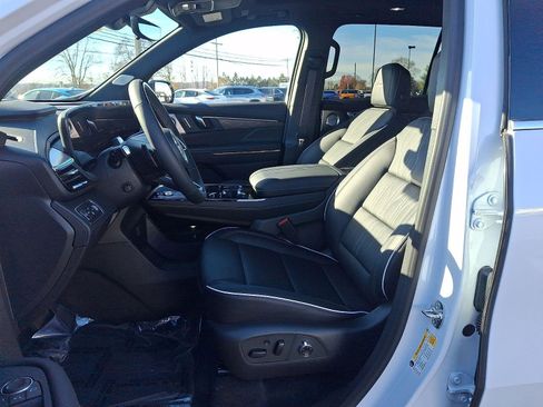 New 2026 Buick Enclave Avenir w/ Super Cruise Package image 6