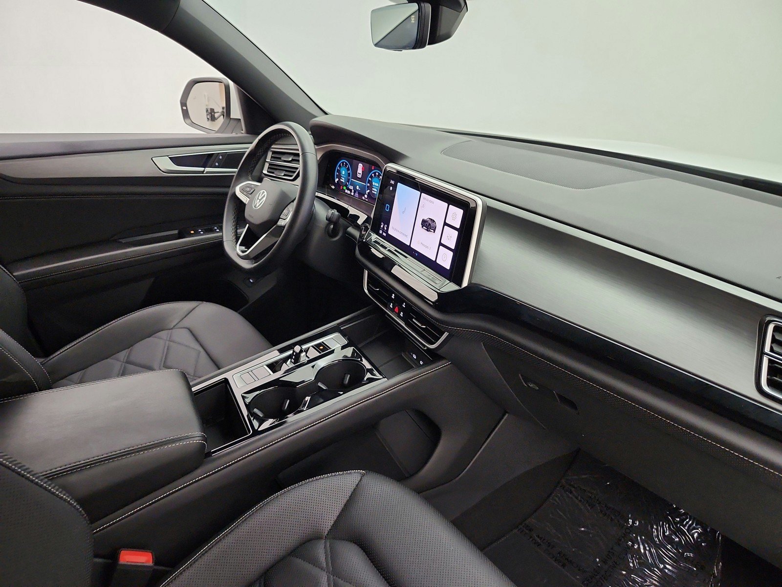 Used 2024 Volkswagen Atlas Cross Sport SE w/ Black Wheel Package FWD image 21