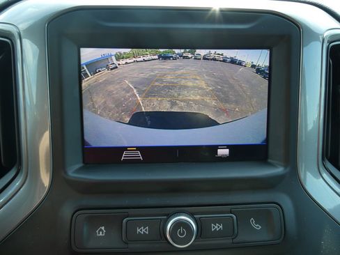 Certified 2020 Chevrolet Silverado 1500 Custom w/ Custom Value Package AWD/4WD image 30