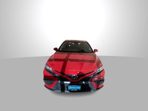 Used 2023 Toyota Camry SE FWD image 3