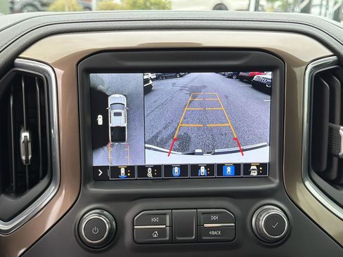 Used 2021 Chevrolet Silverado 1500 High Country w/ Technology Package AWD/4WD image 28
