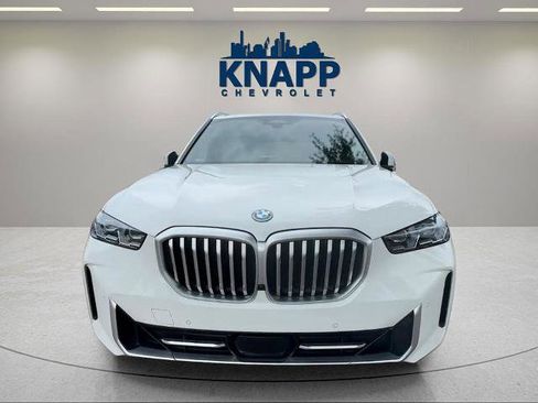 Used 2025 BMW X5 xDrive50e AWD/4WD image 2