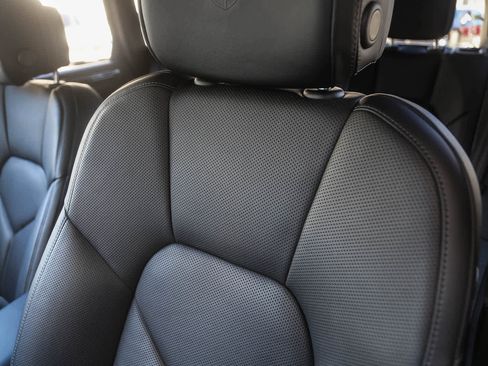 Used 2024 Porsche Macan Turbo image 21