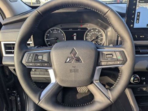 New 2026 Mitsubishi Outlander SE image 34