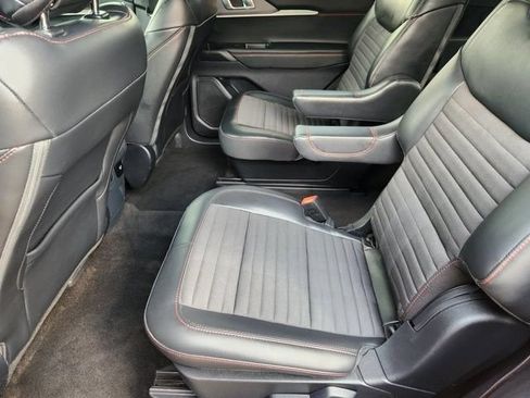 Used 2025 Ford Explorer ST-Line w/ Premium Package RWD image 30