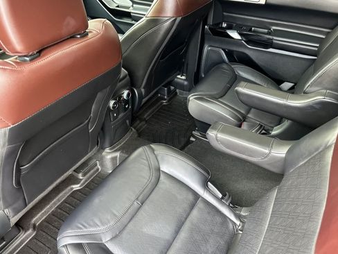 Certified 2023 Ford Explorer Platinum w/ Technology Package AWD/4WD image 4