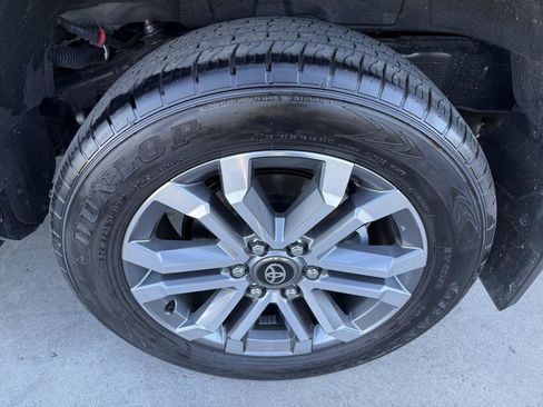 Used 2025 Toyota 4Runner Limited AWD/4WD image 58