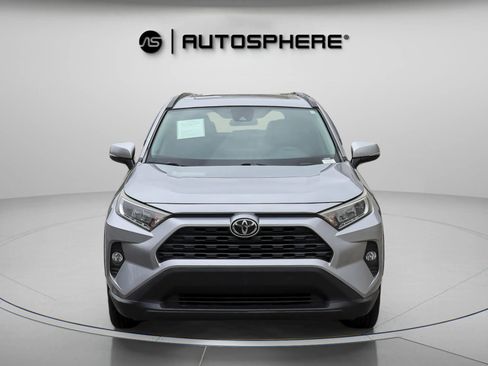 Used 2019 Toyota RAV4 XLE image 2