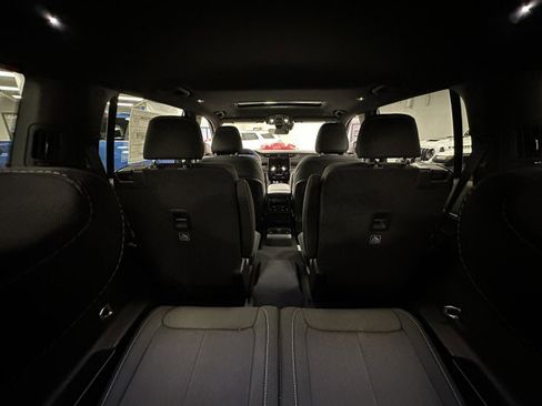 New 2025 Jeep Grand Cherokee L Laredo w/ Luxury Tech Group I image 11