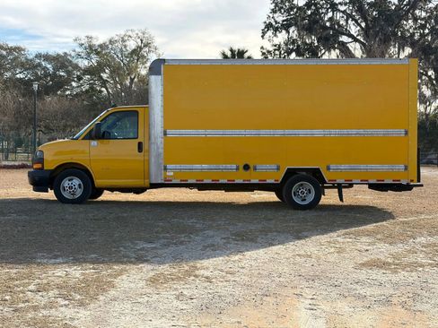 Used 2020 GMC Savana 3500 Extended w/ Driver Convenience Package image 8