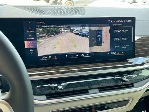 Used 2026 BMW X7 xDrive40i w/ M Sport Package AWD/4WD image 16