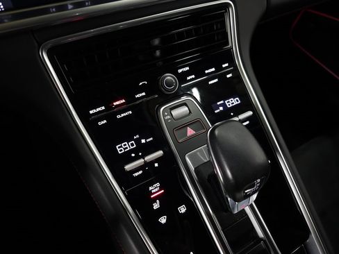 Used 2020 Porsche Panamera GTS image 31