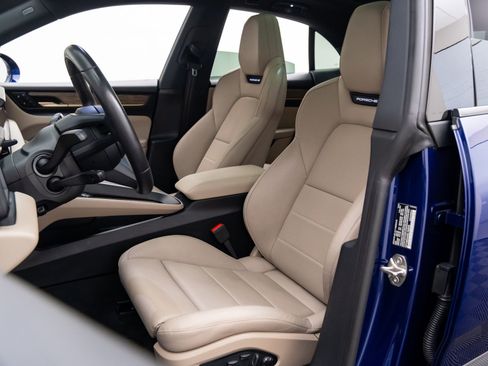 Certified 2025 Porsche Macan 4S Electric image 5