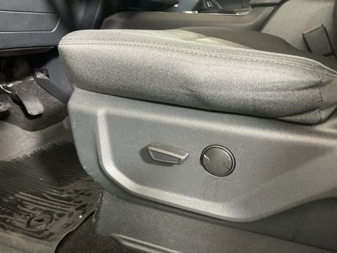 Used 2022 Ford Expedition XLT image 21