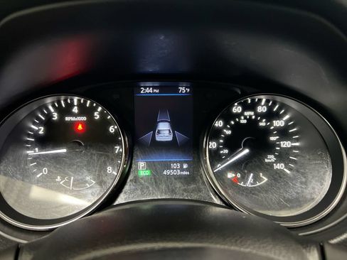Used 2020 Nissan Rogue SV FWD image 12