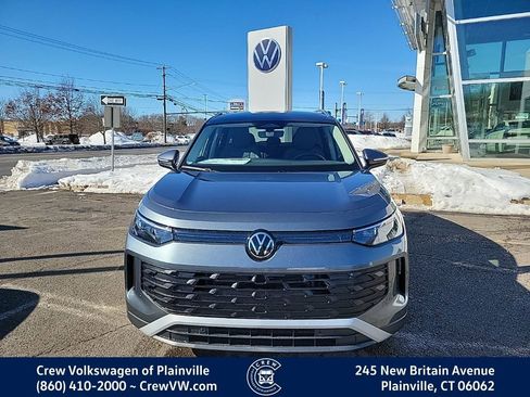 New 2026 Volkswagen Tiguan SE image 2