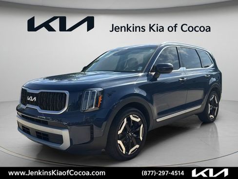 Used 2024 Kia Telluride EX w/ EX Captain's Chair Package AWD/4WD image 10