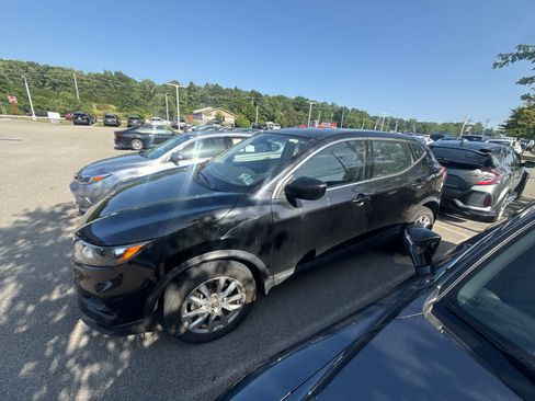 Used 2020 Nissan Rogue Sport S w/ Appearance Package AWD/4WD image 4