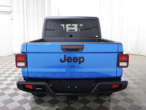 Used 2022 Jeep Gladiator Sport image 31