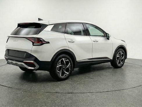 Used 2025 Kia Sportage LX image 9