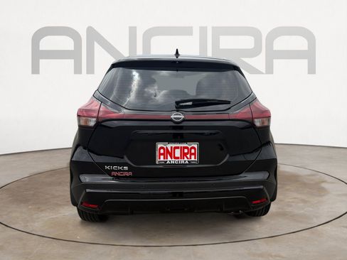Used 2025 Nissan Kicks Play S image 9