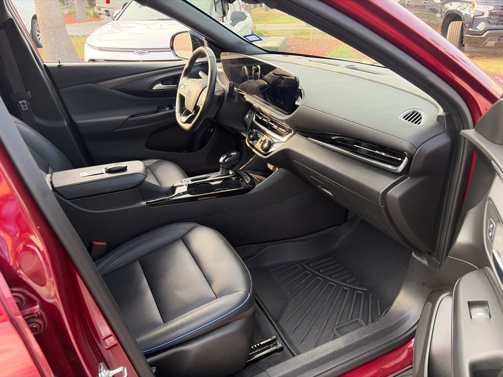 Used 2024 Buick Envista Sport Touring w/ Convenience I Package FWD image 10
