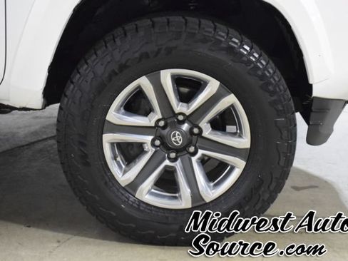Used 2017 Toyota Tacoma Limited w/ Tow Package AWD/4WD image 8