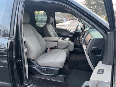 Used 2018 Ford F150 XLT w/ Equipment Group 302A Luxury image 16