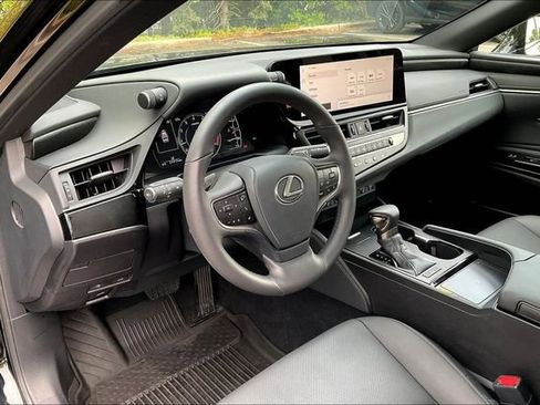 Certified 2024 Lexus ES 250 w/ Premium Package AWD/4WD image 17