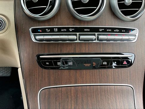 Used 2022 Mercedes-Benz GLC 300 image 32