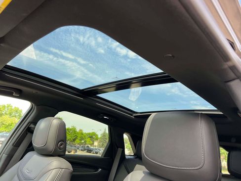 Certified 2023 Cadillac XT5 Premium Luxury AWD/4WD image 18