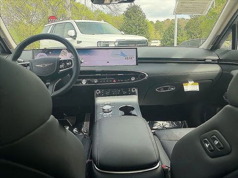 Certified 2026 Genesis GV70 2.5T Select AWD/4WD image 7