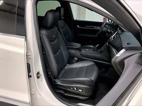 Used 2023 Cadillac XT5 Premium Luxury FWD image 9