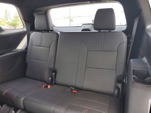 Used 2023 Chevrolet Traverse RS AWD/4WD image 10