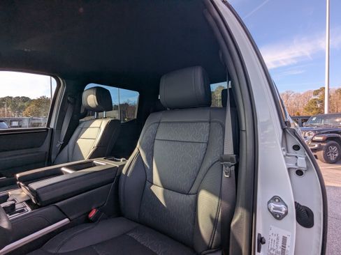 Used 2025 Toyota Tundra Limited image 8