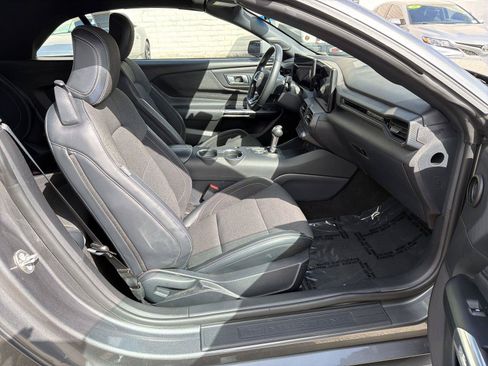 Used 2025 Ford Mustang Convertible RWD image 25